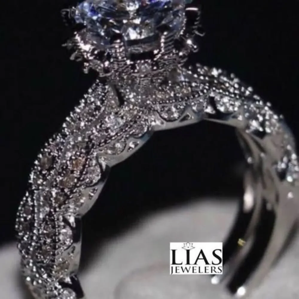 New 18k white gold wedding ring set